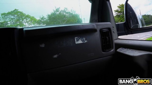 Basahnya Xxlayna Marie Digoyang Deras Di Dalam Mobil