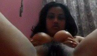 Gadis Bengal Barat Seksi Mandiri Dalam Video Panas