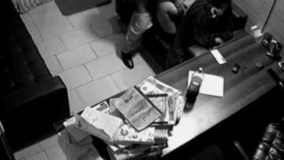 Nona Dhaka Menggoyang Asmara Di Atas Meja Kantor