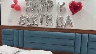 Bhabhi Ne Devar Ko Birthday Gift Mein Apni Chut Ka Surprise Diya