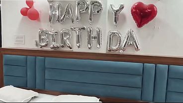 Bhabhi Ne Devar Ko Birthday Gift Mein Apni Chut Ka Surprise Diya