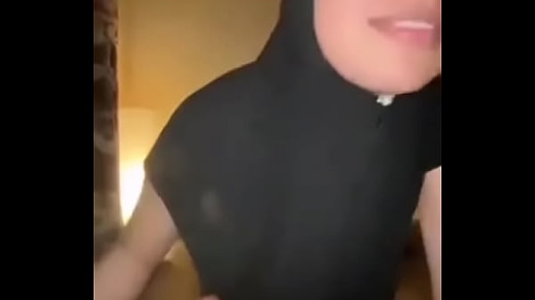 Ngesek Memek Ketat Jilbab Ditusuk Kontol Besar