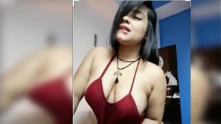 Neha Menggoda Kakak Tirinya Sampai Mau Ngentot