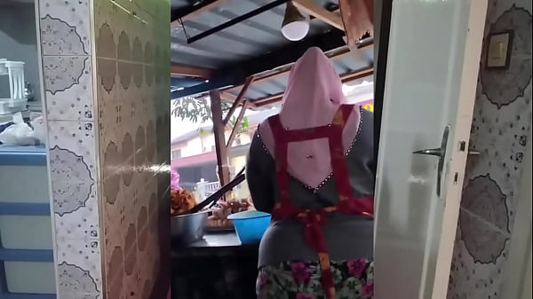Gadis Ibu Muslim Indonesia Montok Dan Menggoda