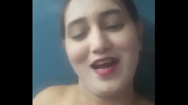Kekasih Arabku Meledakkan Hasratku