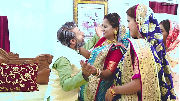 Burha Sasur Ka Tharki Jism, Char Nai Dulhanon Se Bhara Hua