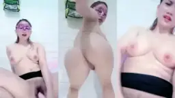 Varien Mango Menari Telanjang Bulat