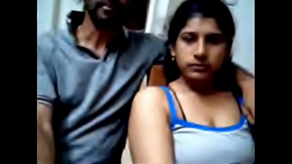 Desi Pasangan Suka Colongan Pamer Memek Di Webcam