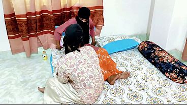 Desi Bhabhi Ngentot Pakai Dildo