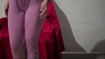 Cewek Tionghoa Satin Tank Top Pamer Memek Montok Ke Kamera Bokep Indo Terbaru