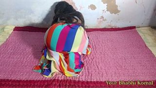 Pelayan India Cantik Beraksi Panas Dengan Audio Hindi Yang Menggoda