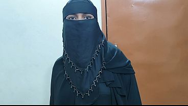 Video Ngentot Istri Cantik Pakai Hijab Milik Bos India, Pas Banget Di Rumah Gw