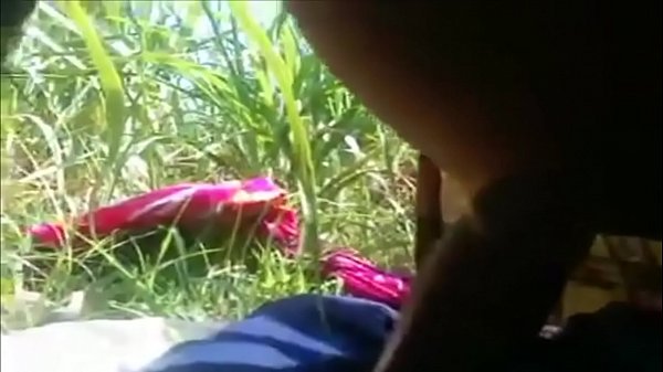 Gadis Desi Digencet Ganas Di Tengah Hutan