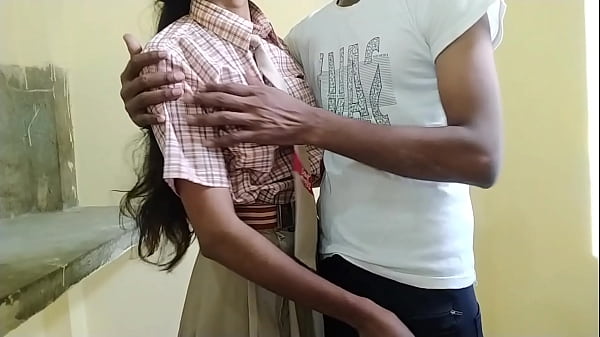 Cewek Desi India Di Kampung, Murid Sekolah Umur 18 Tahun, Digenjot Pacarnya Di Kelas.