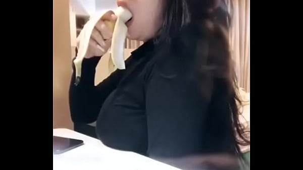 Monica Adhea Ngesex Ganas, Model Indonesia Tampil Seksi Dan Menggoda