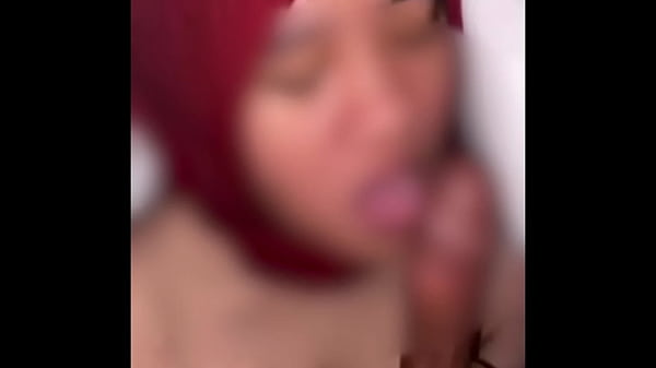 Ngentot Memek Sempit Pakai Jilbab Merah, Kontol Gedenya Bikin Meraung-raung