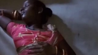 Adivasi Cewek Bego Ngeangkat Saree Sampe Memek Kelihatan Semua