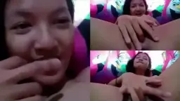 Bocil Cantik Colokin Memek Perawan Sampe Ngeces.