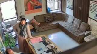Kepala Sekolah Dihisap Di Kabinnya, Video Mesum India Viral