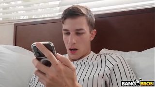 Bangbros – Tiffani Madison Si Seksi Bikin Step Son-nya Parker Ambrose Lupa Belajar Karena Mulutnya Sibuk Ngewe Kontol.