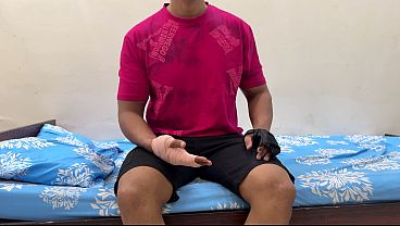 Ibu Tiri Bantu Anak Tiri Yang Luka Mandi, Malah Godain Dia. Akhirnya Hisap Kontol, Sebelum Digenjot Keras.