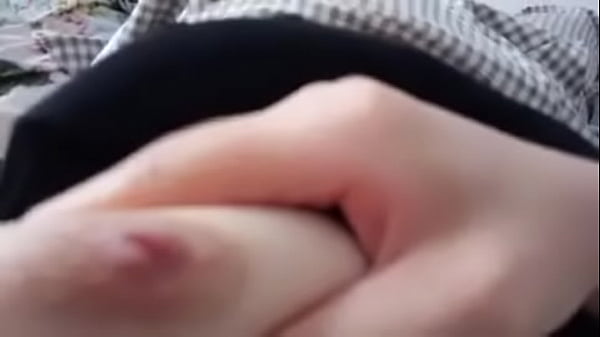 Cewek China Lagi Selfie Sambil Menggoda, Pingin Banget Digituin