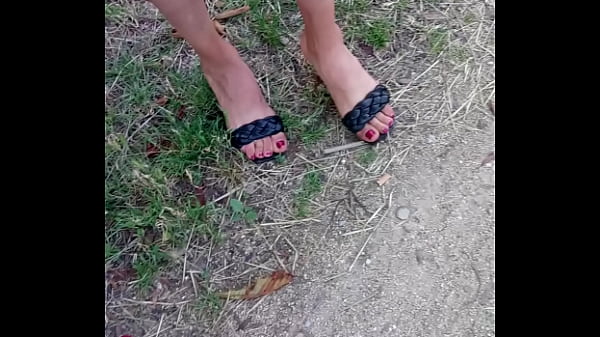 Ibu-ibu Arab Pelacur, Jari Kaki Seksi Dan Heels Bikin Makin Liar