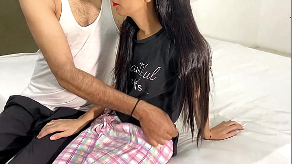 Desi Gadis Desa, Memek Sempit, Kontol Gede Om-om, Video Panas Desa Cewek Seksi.