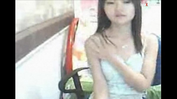 Cewek Cina Pamer Memek Di Kamar