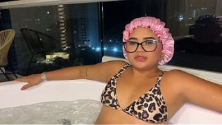 Madrastra Jalang Mandi Telanjang Bareng Anak Tiri Di Jacuzzi, Sambil Ngajakin Bercinta Sementara Bapak Lagi Pergi.