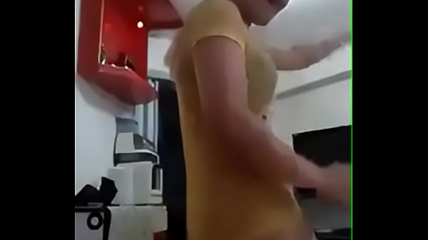 Wanita Indonesia Yang Bikin Badan Panas, Bikin Pikiran Nggak Karuan.