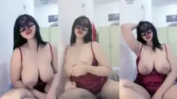 Kienzy Cewek Paling Hot Dan Nakal Di Bling2 Bikin Mendesah
