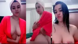 Rosalinda Abis Mandi, Handuk Udah Dilepas, Toket Gede Siap Digoyang.
