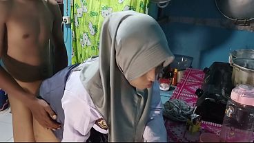 Ngentot Adik Ipar Sambil Ngemong Kontol Basah.