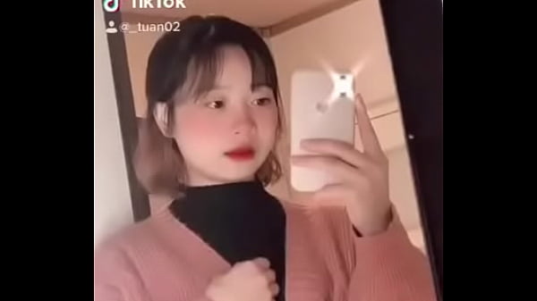 Doyan Digoyang, Doi Pamer Paha Mulus Di Tiktok