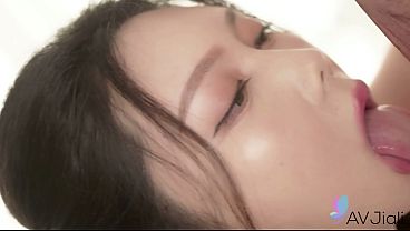 Cewek Cina Seksi Ban Ban Digenjot Keras Sampai Meraung.