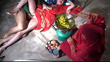Ibu Tiri India Desi Lagi Ml Di Dapur Sambil Omongan Kotor Bahasa Hindi, Bikin Makin Panas.