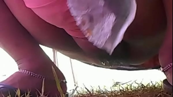 Desi Kencingin Celana, Becek Becek Basah