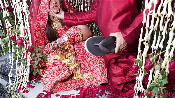 Pesta Pernikahan India Malam Pertama, Ciuman Basah Dan Goyangan Liar Di Ranjang Pengantin.