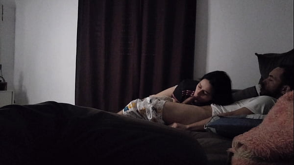 Tia Gatel Sengaja Atur Biar Bisa Rebahan Bareng Ponakan Di Sofa.