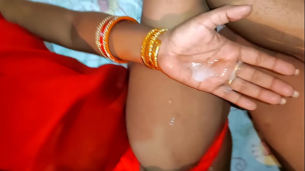 ভারতীয় গরম গাঁটের প্রথম কড়া পিছনের ছ্যাঁদায় ঢুকিয়ে বলল ধীরে কোমরে পেল