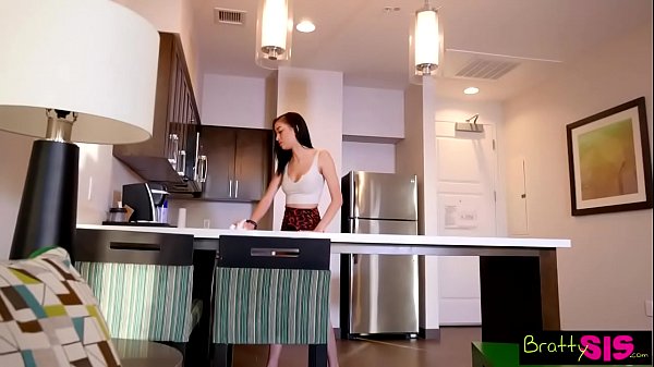 Bratty Tiri Cewek, Kakak Tiri Nyelipin, Eh Malah Minta Lagi, S9:e4