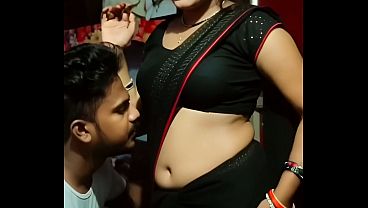 Desi Bhabhi Saree Navel Ciuman Panas