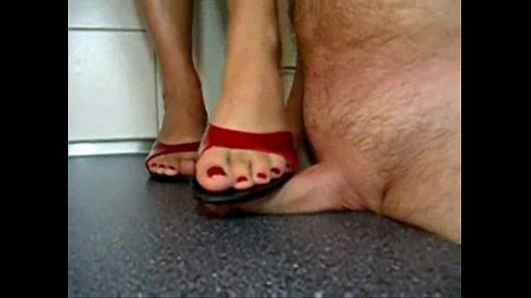 Bhabhi India Seksi Menginjak-injak Kontol Si Devar Sampai Muncrat.