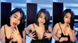 Host Cantik Zf Colokin Jembut Sambil Mainin Toket Gede Mulus.