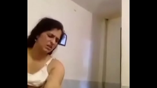 Desi Bikin Greget, Pengen Gigit-gigit