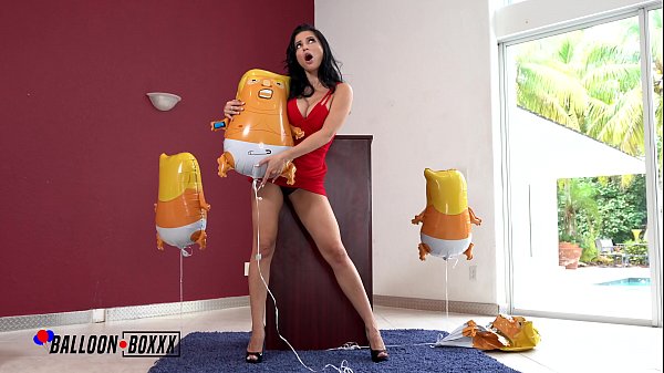 Ngentot Liar! Crystal Rush, Mami Rusia, Nungging Gila Di Balon Trump
