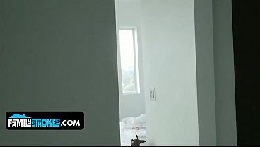 Blonde Sialan Daisy Stone Nampol Kena Muncratan Kontol Dari Kakak Tiri Bejat