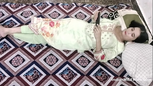 Cewek India Nonton Bokep Di Hp, Abis Itu Digenjot Keras Sama Kakak Tiri – Suara Hindi