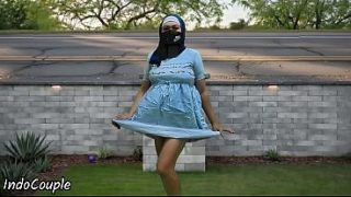 Pelajar Hijab Jogging Di Tempat Umum, Ngeblow Demi Duit.